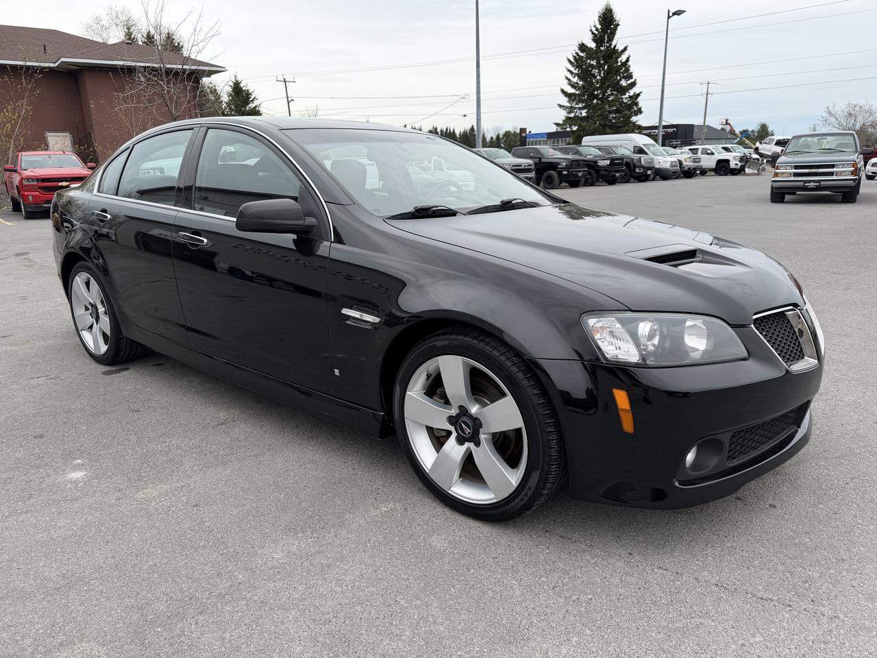 2009 Pontiac G8 4dr Sdn GT Photo
