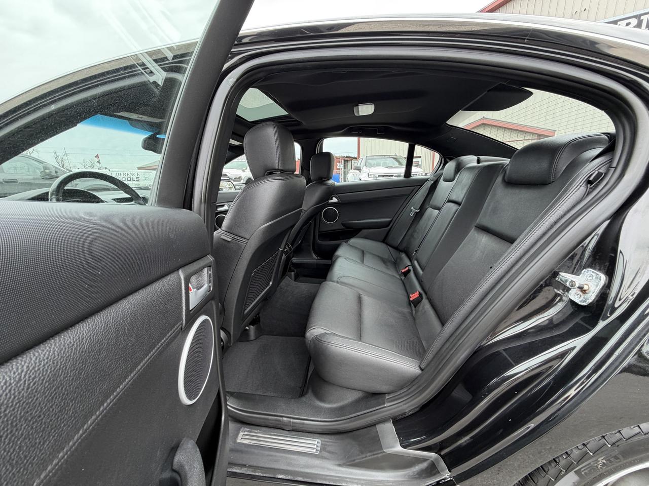 2009 Pontiac G8 4dr Sdn GT Photo