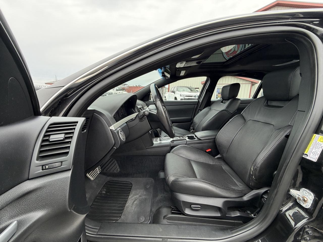 2009 Pontiac G8 4dr Sdn GT Photo
