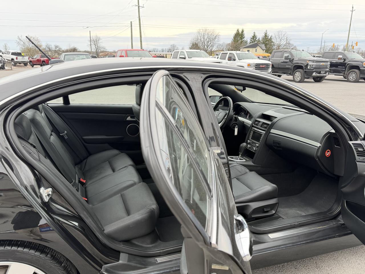 2009 Pontiac G8 4dr Sdn GT Photo