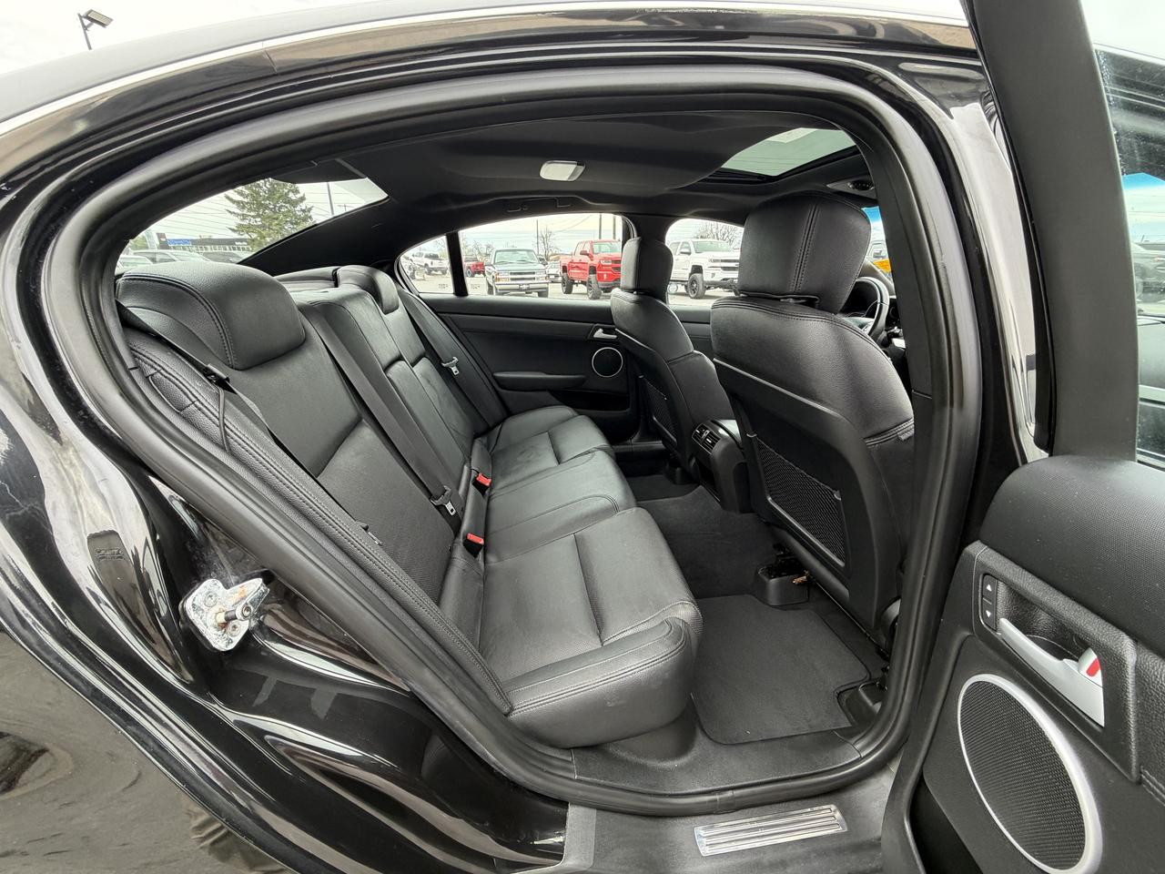 2009 Pontiac G8 4dr Sdn GT Photo