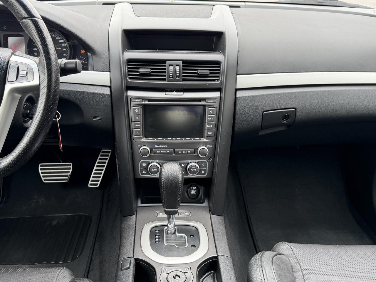 2009 Pontiac G8 4dr Sdn GT Photo