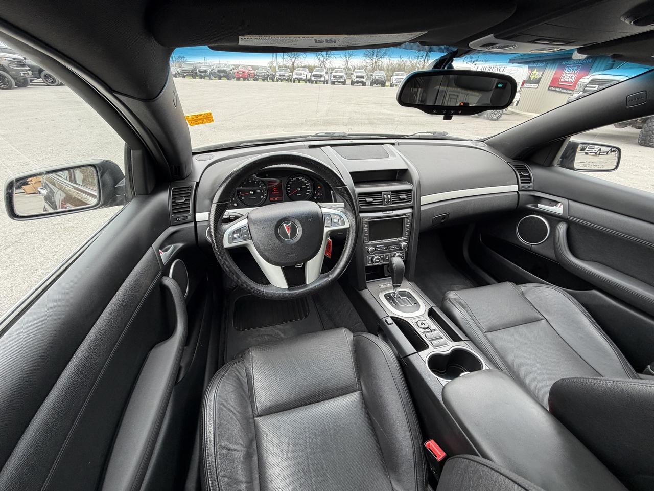 2009 Pontiac G8 4dr Sdn GT Photo