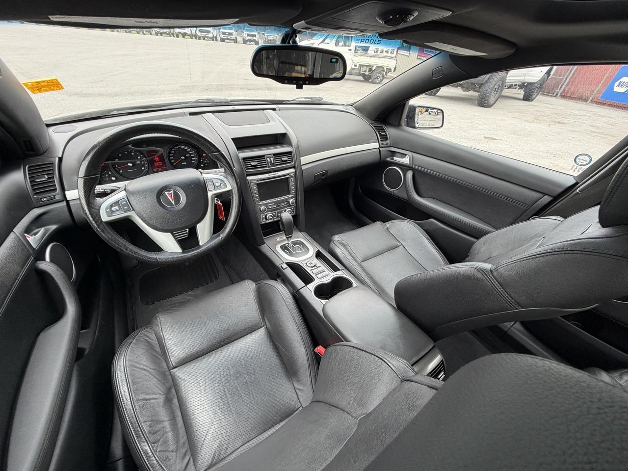 2009 Pontiac G8 4dr Sdn GT Photo