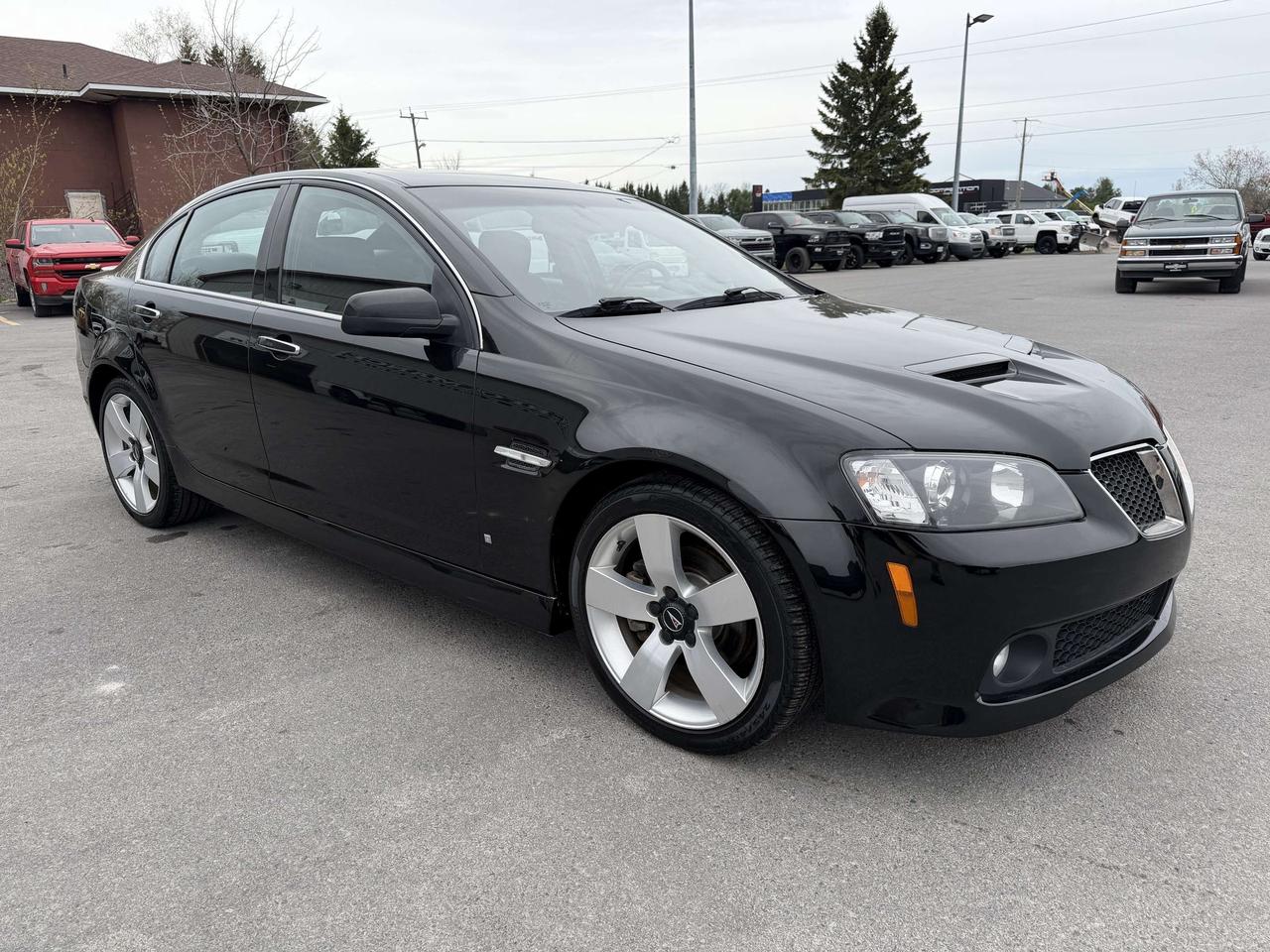 2009 Pontiac G8 4dr Sdn GT Photo