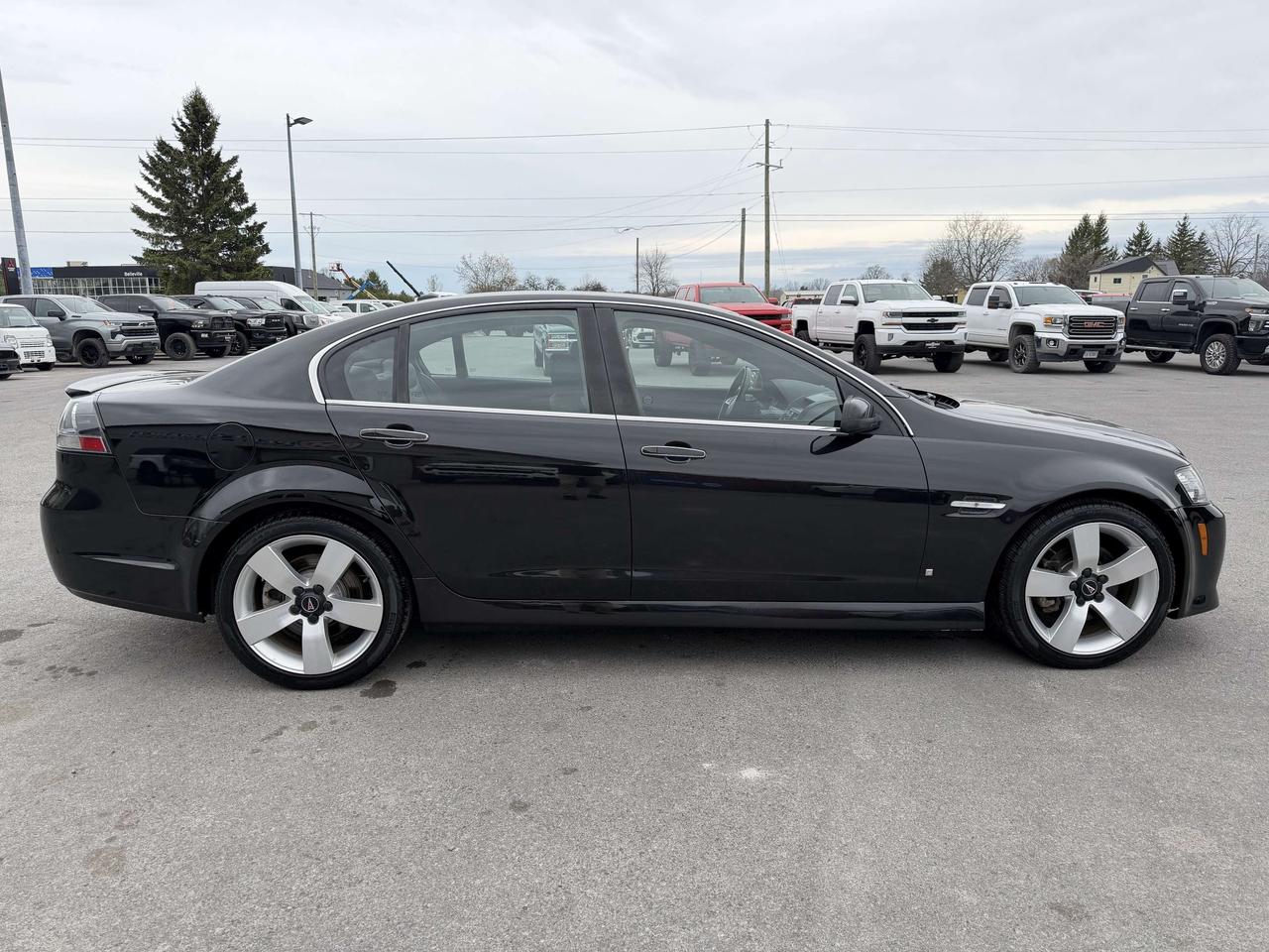 2009 Pontiac G8 4dr Sdn GT Photo