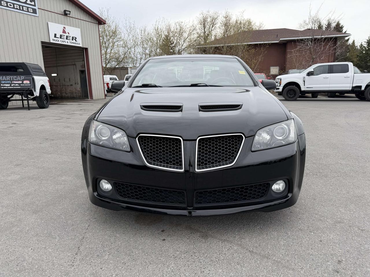 2009 Pontiac G8 4dr Sdn GT Photo