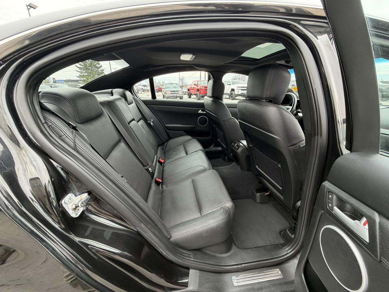 2009 Pontiac G8 4dr Sdn GT Photo