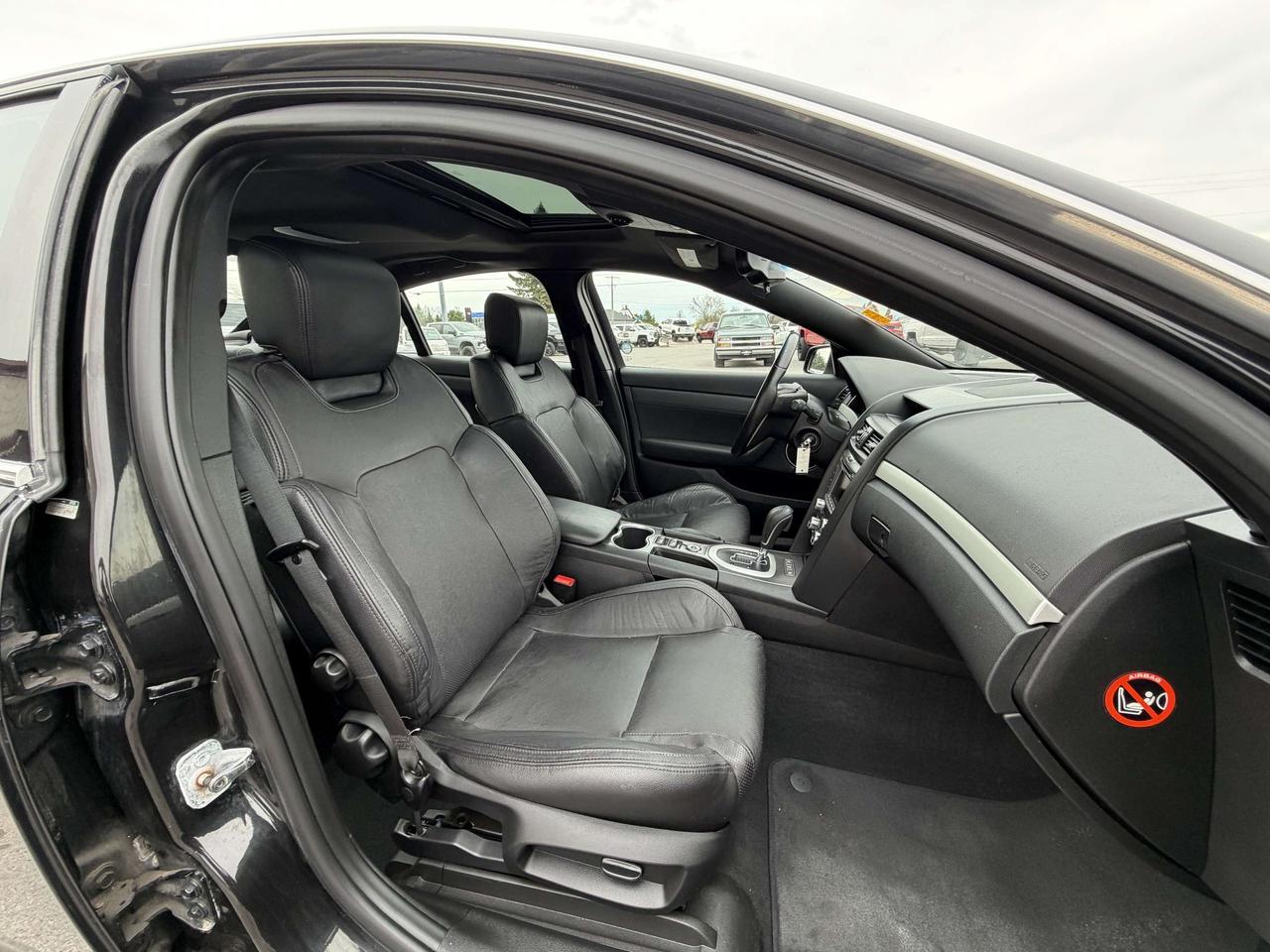 2009 Pontiac G8 4dr Sdn GT Photo
