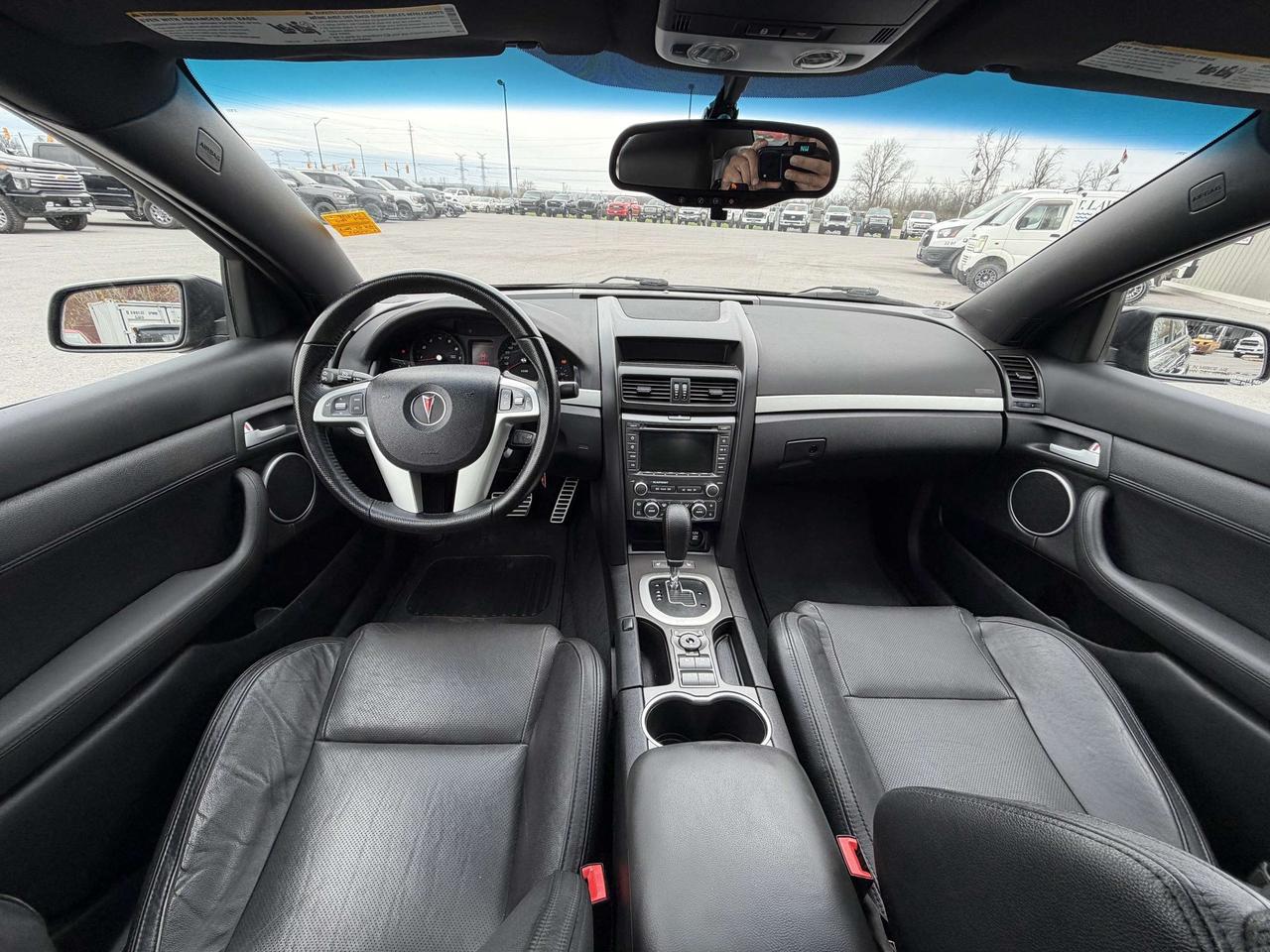 2009 Pontiac G8 4dr Sdn GT Photo
