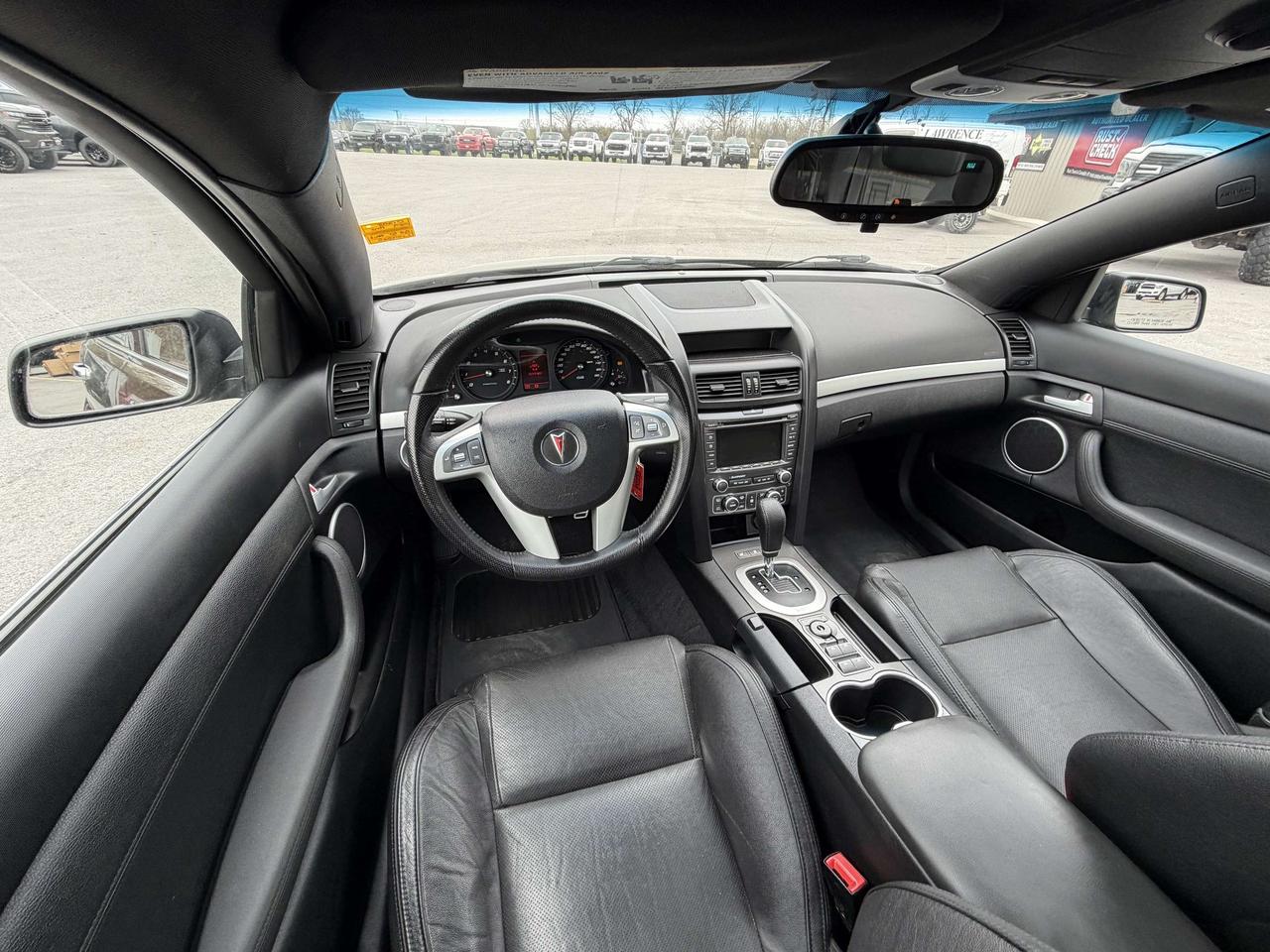 2009 Pontiac G8 4dr Sdn GT Photo