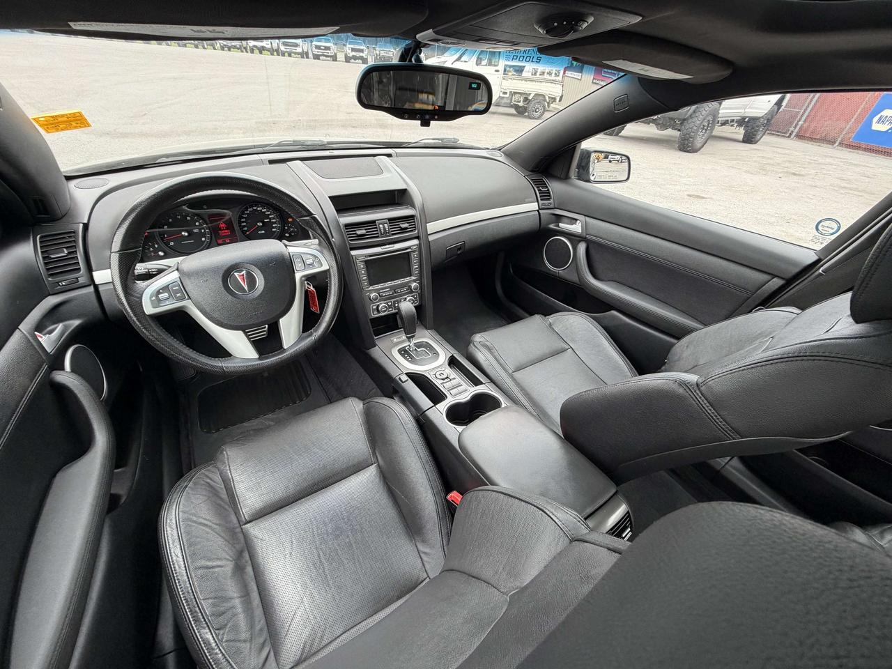 2009 Pontiac G8 4dr Sdn GT Photo