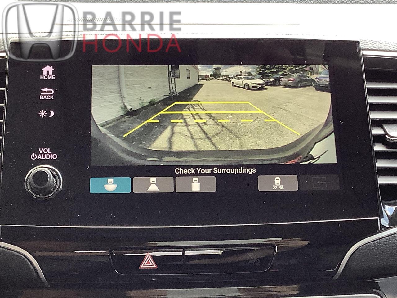 2022 Honda Pilot Touring 8P 4dr All-Wheel Drive Photo