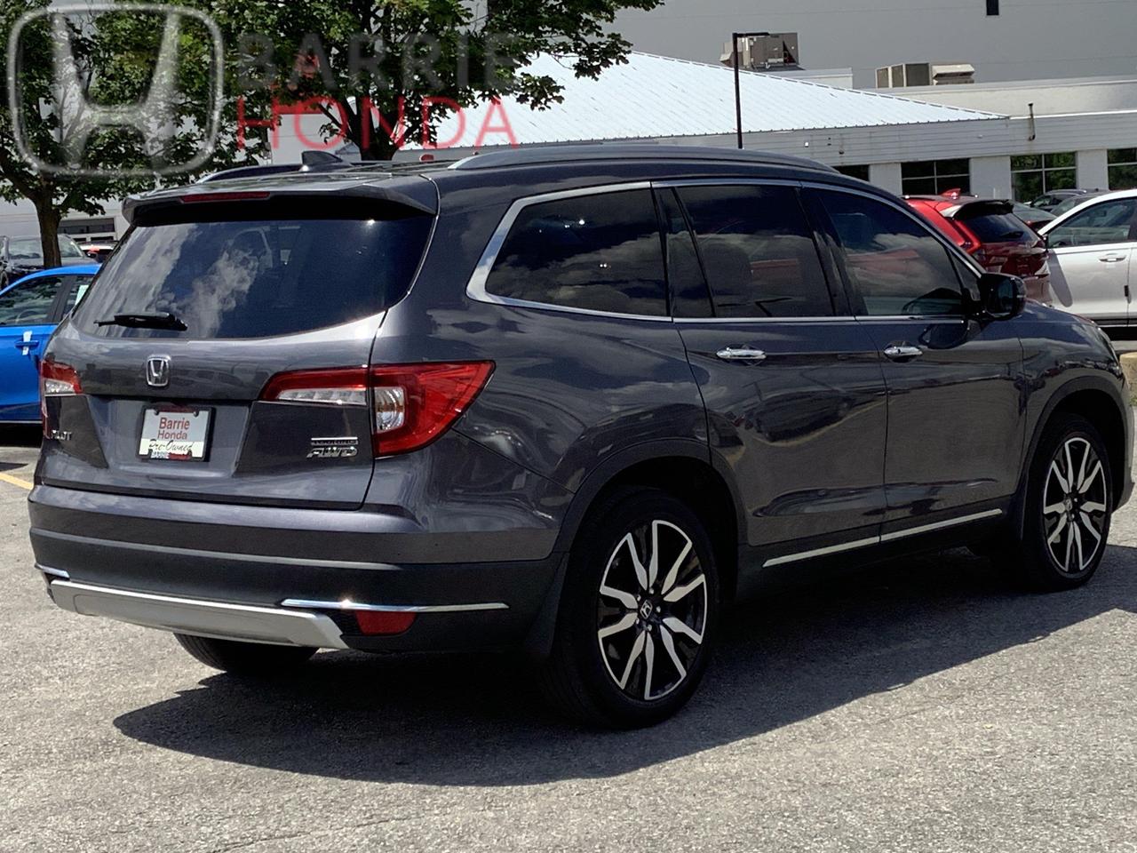 2022 Honda Pilot Touring 8P 4dr All-Wheel Drive Photo