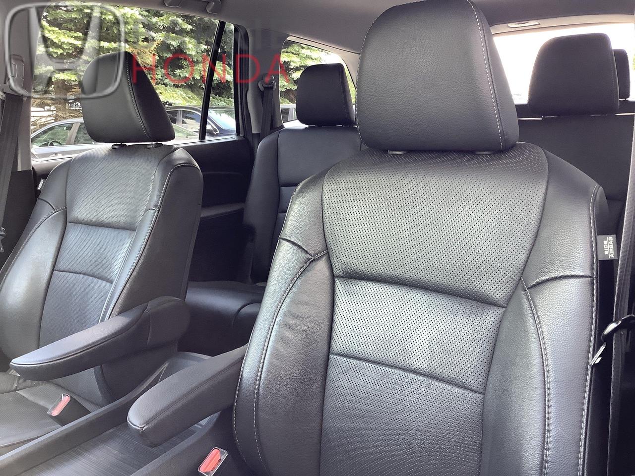 2022 Honda Pilot Touring 8P 4dr All-Wheel Drive Photo