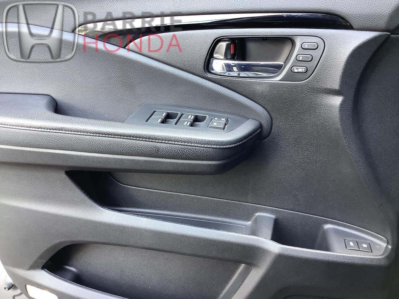2022 Honda Pilot Touring 8P 4dr All-Wheel Drive Photo