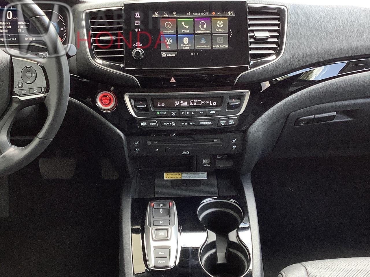 2022 Honda Pilot Touring 8P 4dr All-Wheel Drive Photo