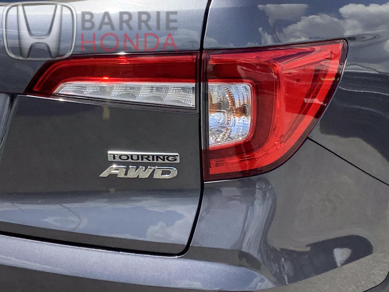 2022 Honda Pilot Touring 8P 4dr All-Wheel Drive Photo