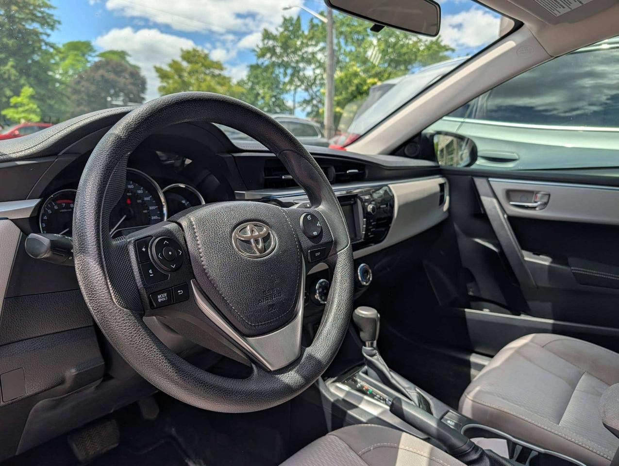 2014 Toyota Corolla LE Photo