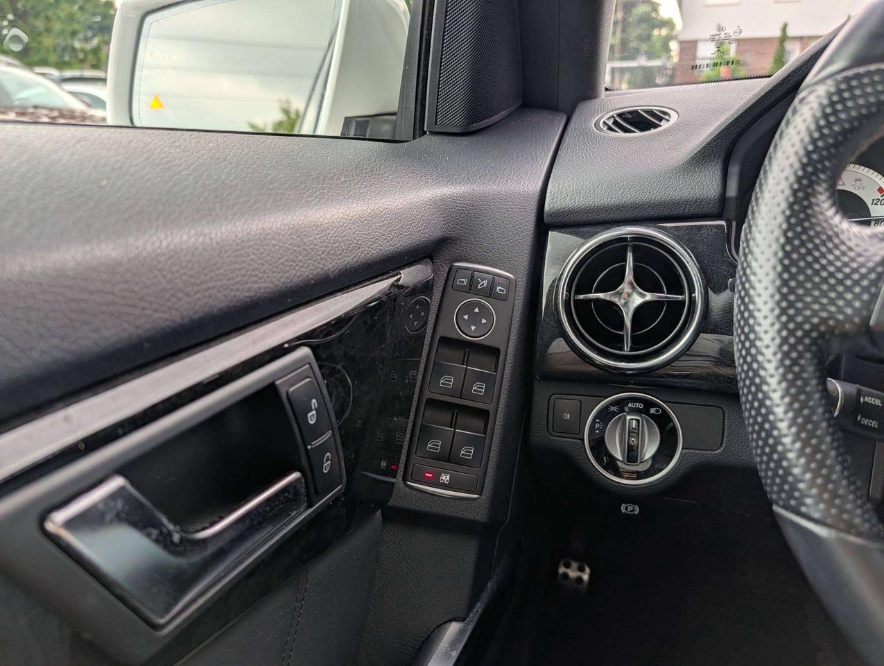 2014 Mercedes-Benz GLK250 GLK 250 BlueTec Photo