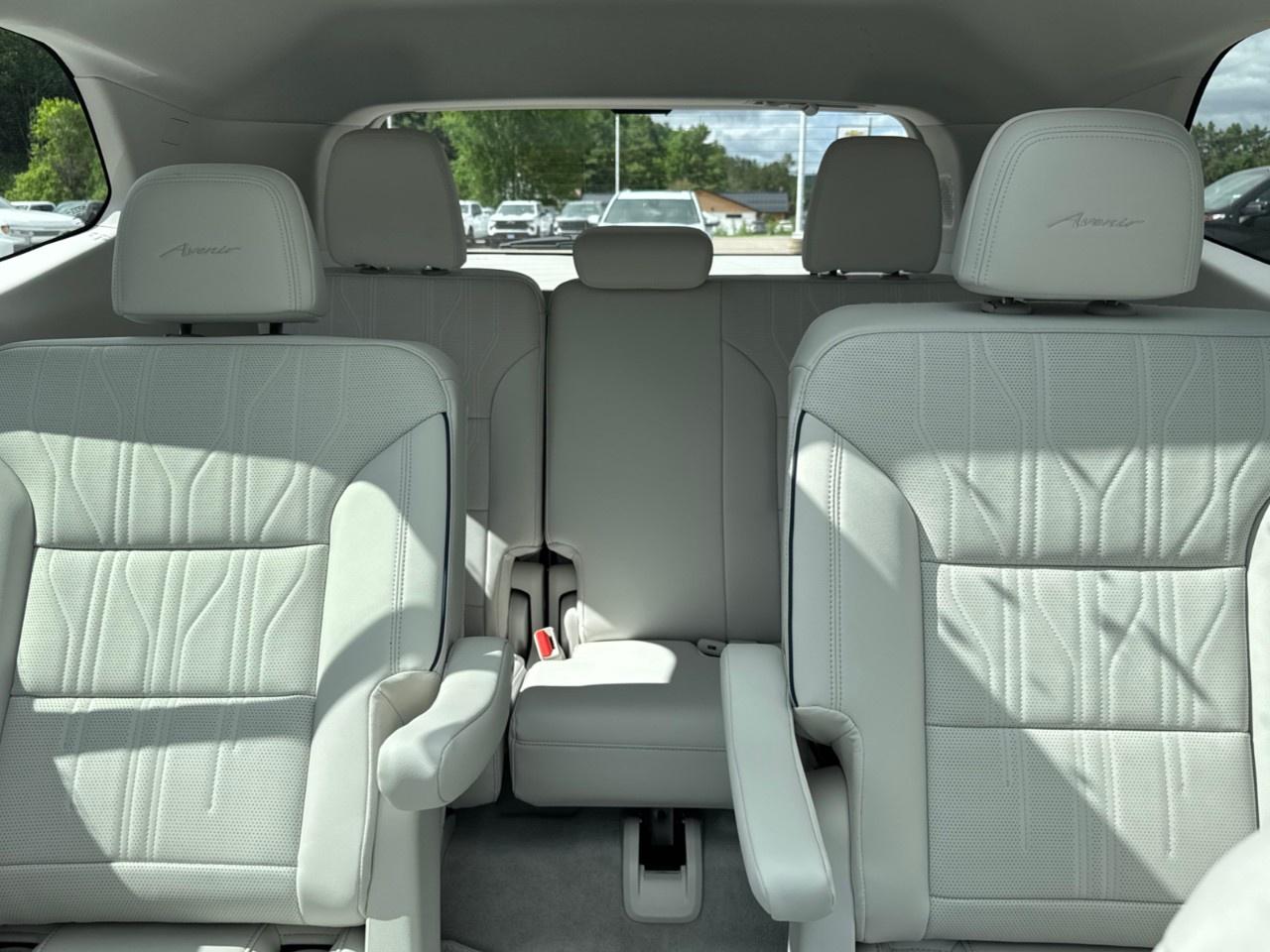 2026 Buick Enclave AWD 4dr Avenir Photo