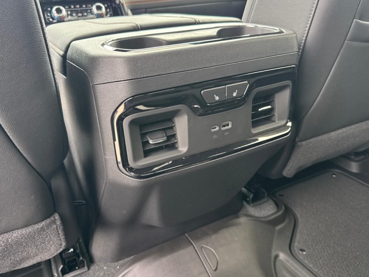 2026 GMC Sierra 1500 Crew Cab Short Box 4-Wheel Drive AT4 Photo
