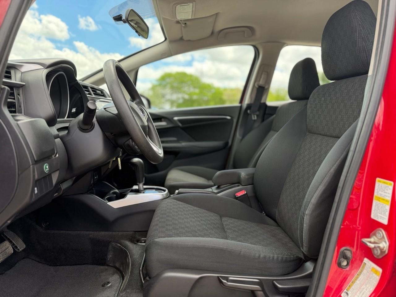 2015 Honda Fit LX CVT) 4dr Hatchback Photo