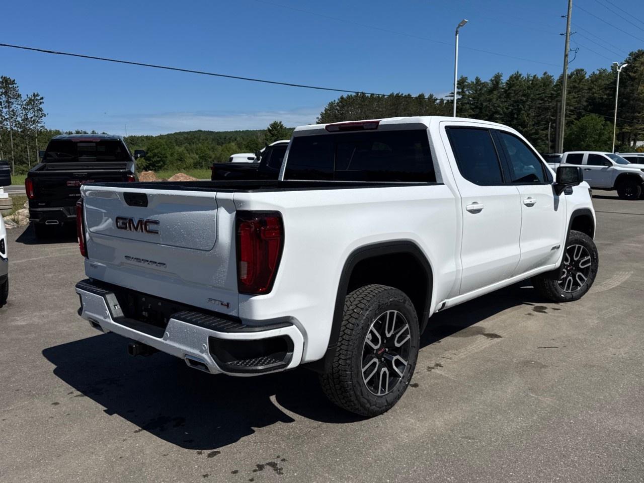 2026 GMC Sierra 1500 Crew Cab Short Box 4-Wheel Drive AT4 Photo4