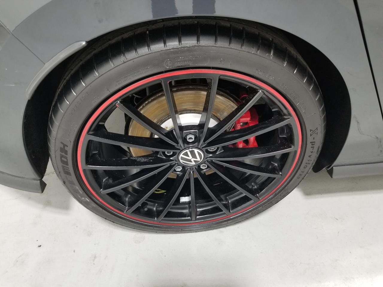 2023 Volkswagen Golf GTI 40th Anniversary (DSG) 4dr Hatchback Photo