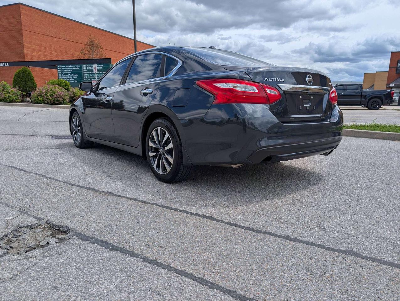 2016 Nissan Altima 2.5 SL Tech Leather Navigation Adaptive Cruise Photo