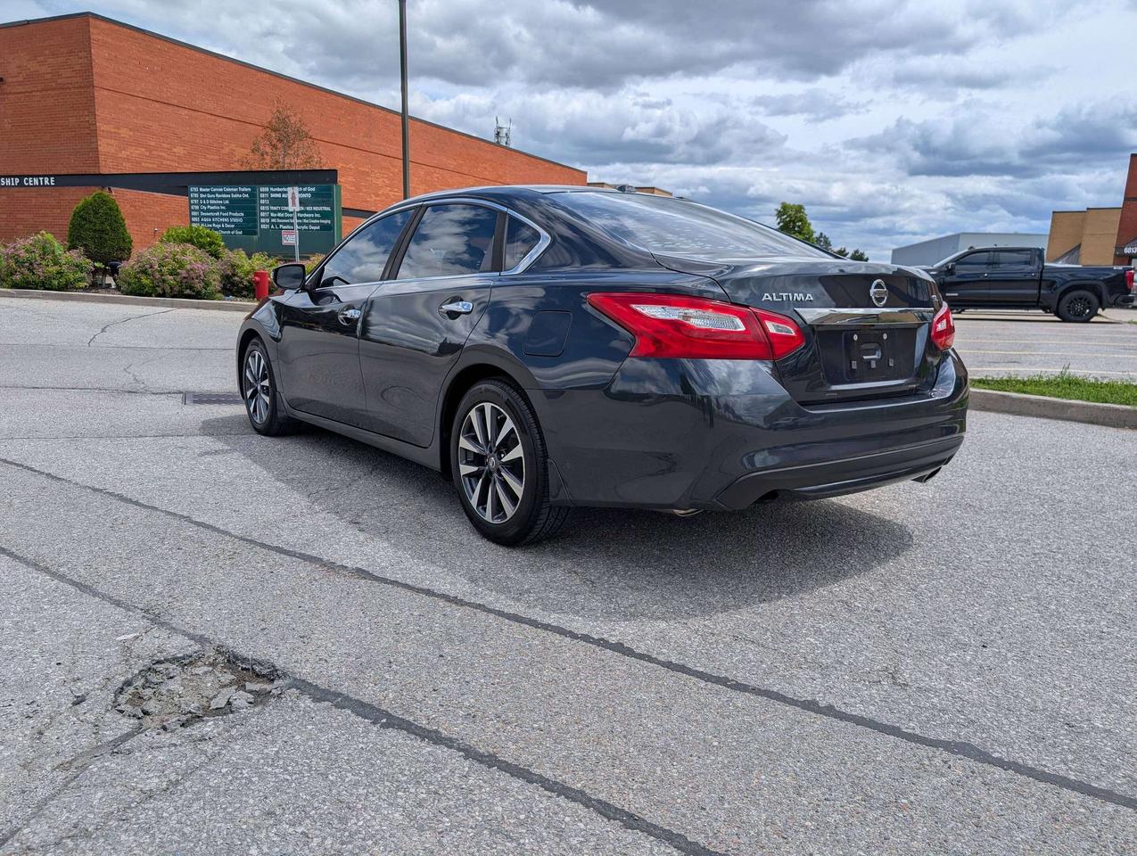 2016 Nissan Altima 2.5 SL Tech Leather Navigation Adaptive Cruise Photo2