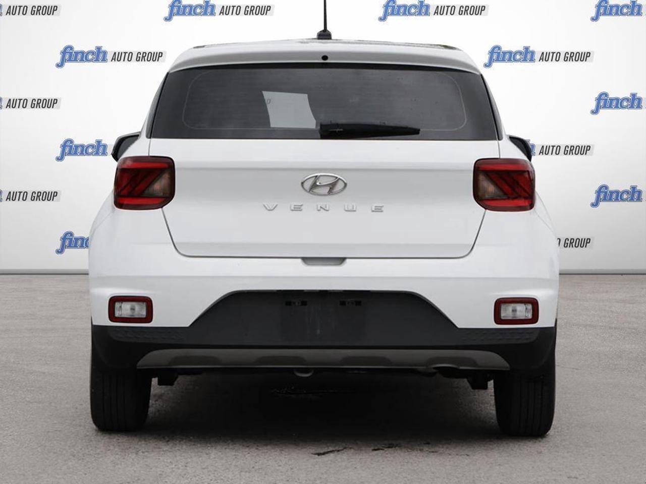 2023 Hyundai Venue Essential 4dr Front-Wheel Drive Photo4