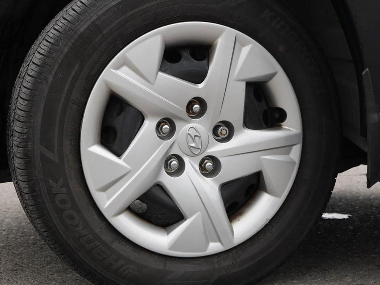2023 Hyundai Venue Essential 4dr Front-Wheel Drive Photo