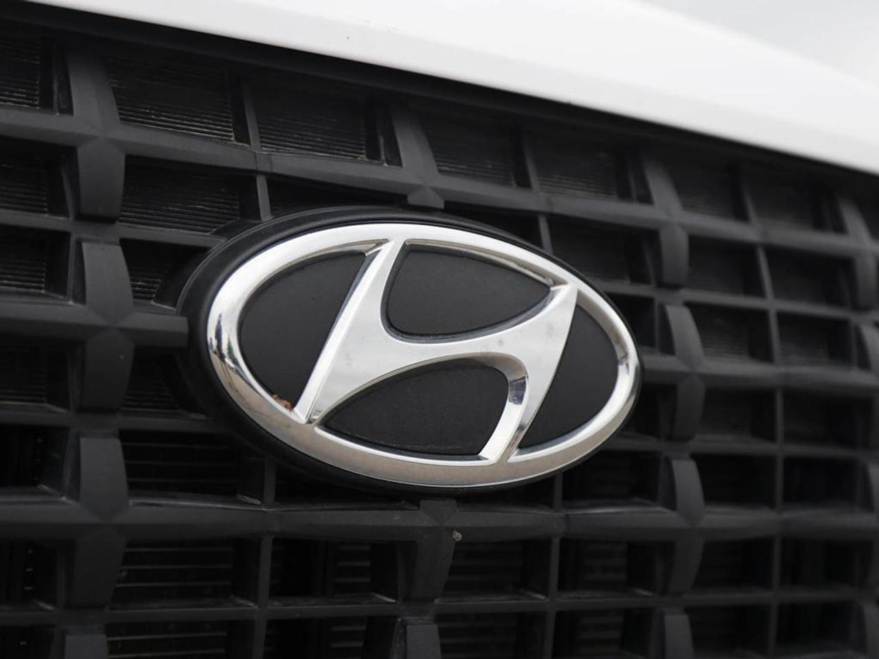 2023 Hyundai Venue Essential 4dr Front-Wheel Drive Photo