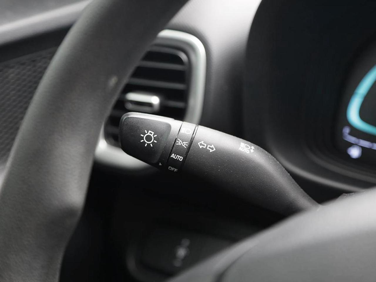 2023 Hyundai Venue Essential 4dr Front-Wheel Drive Photo