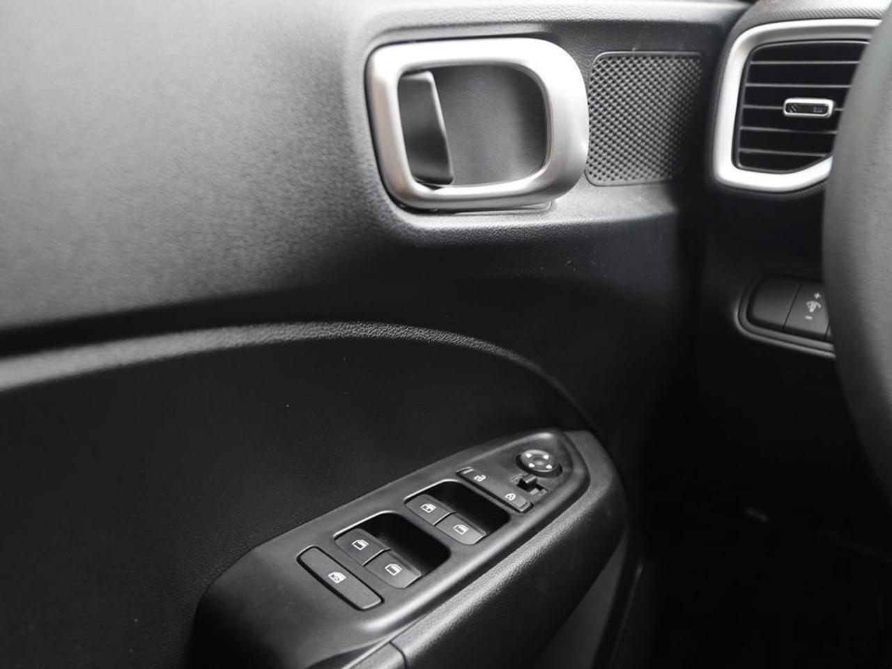 2023 Hyundai Venue Essential 4dr Front-Wheel Drive Photo