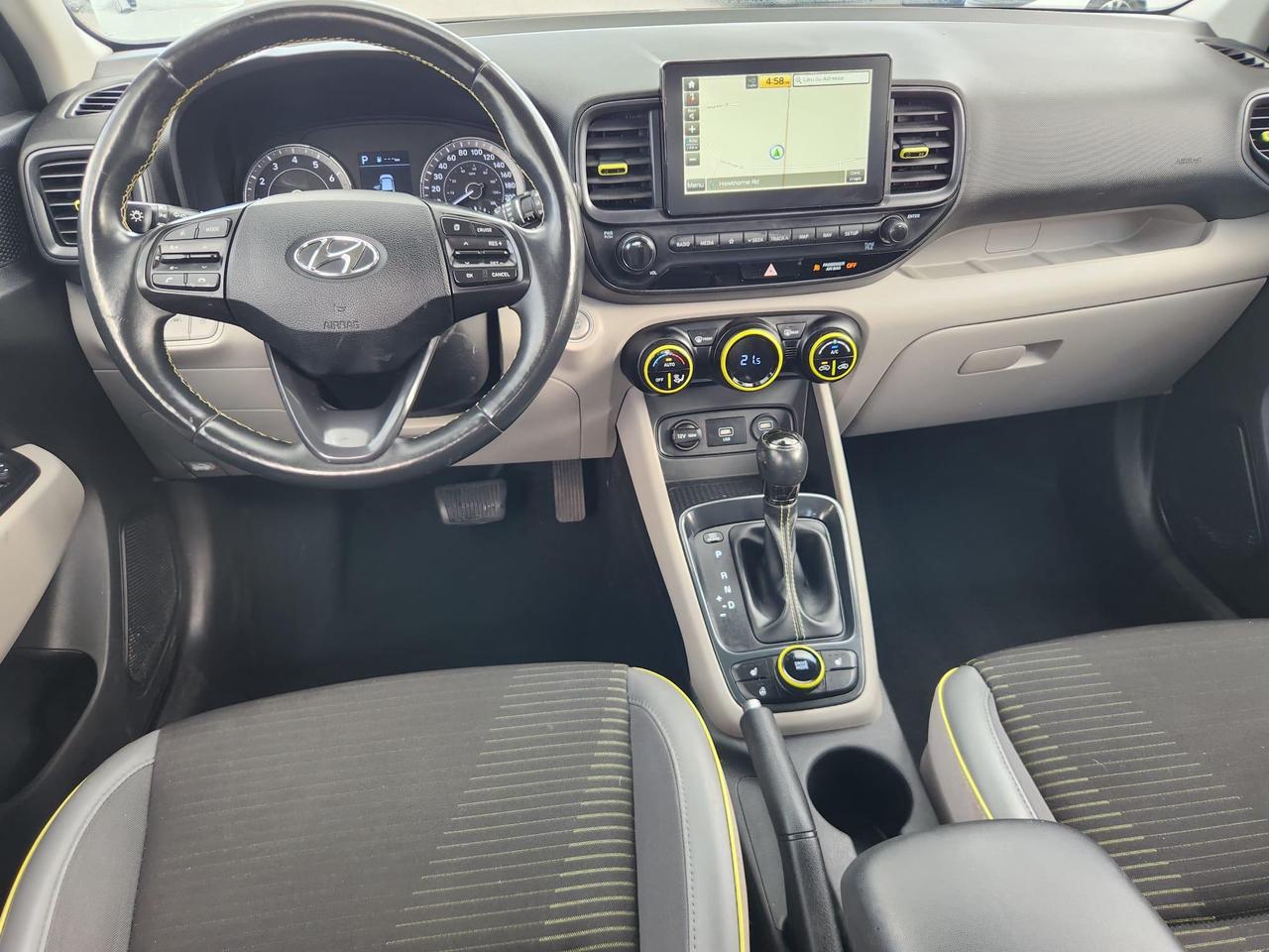 2020 Hyundai Venue Ultimate w/Grey-Lime Interior 4dr Front-Wheel Drive Photo