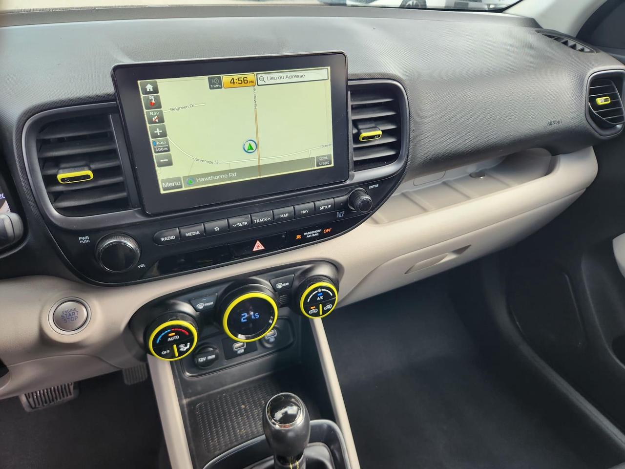 2020 Hyundai Venue Ultimate w/Grey-Lime Interior 4dr Front-Wheel Drive Photo