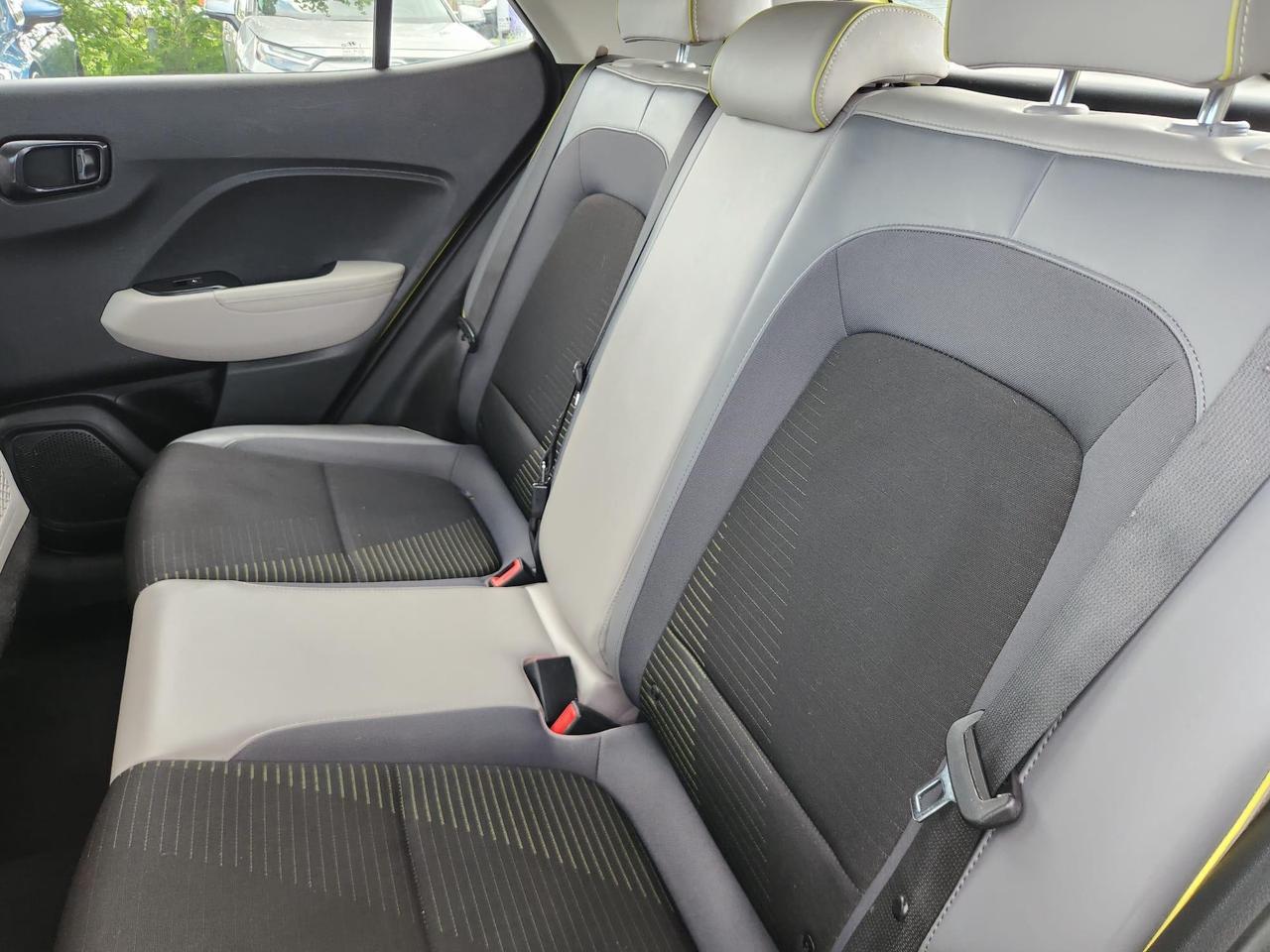 2020 Hyundai Venue Ultimate w/Grey-Lime Interior 4dr Front-Wheel Drive Photo