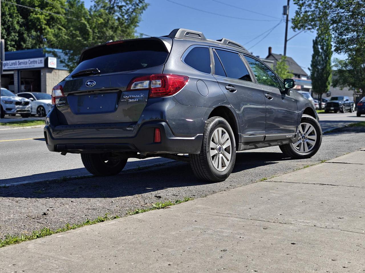 2019 Subaru Outback 3.6R Touring (CVT) 4dr All-Wheel Drive Photo
