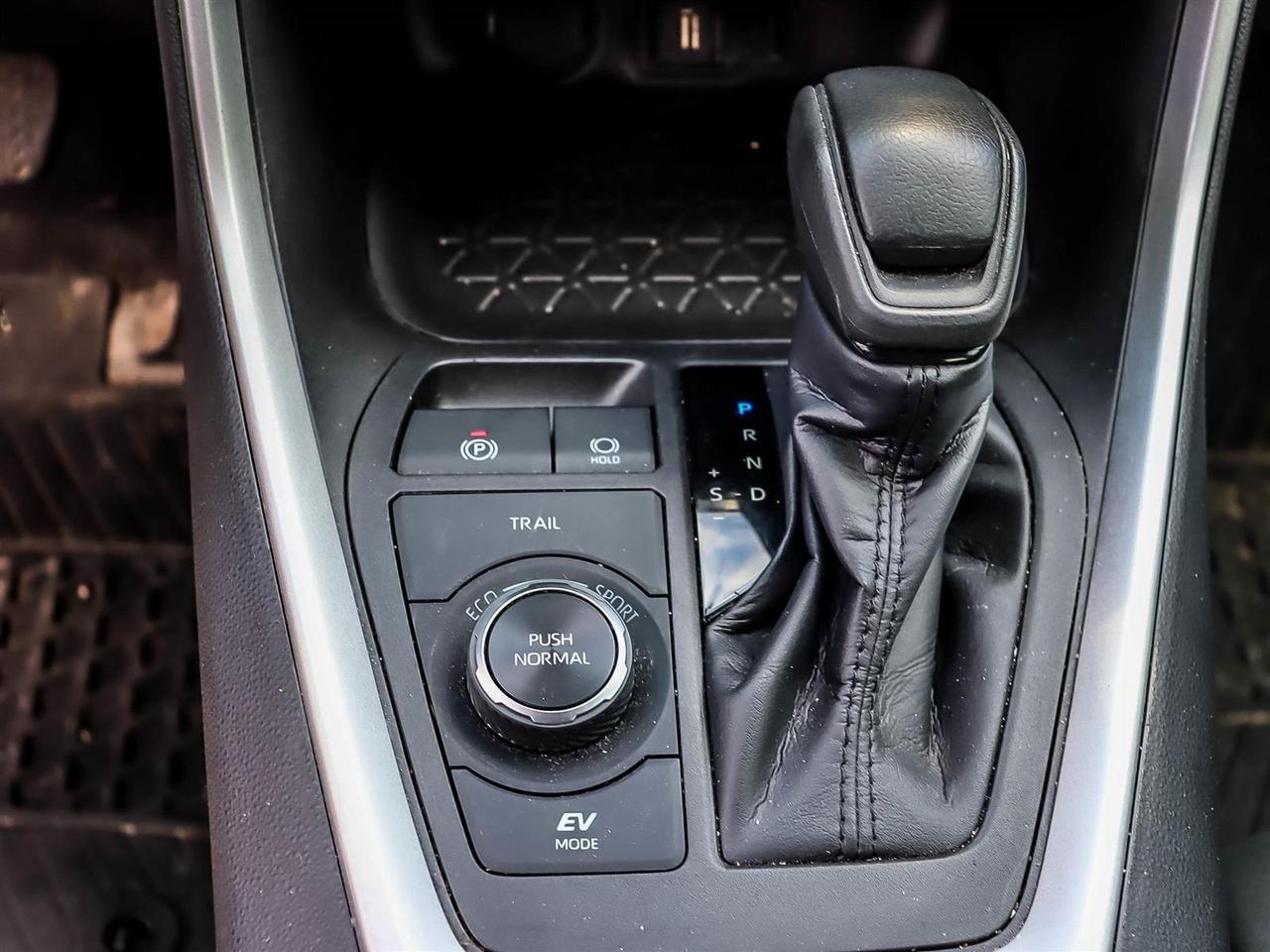2022 Toyota RAV4 LE Hybrid Fuel Sipper Safety Certified Photo