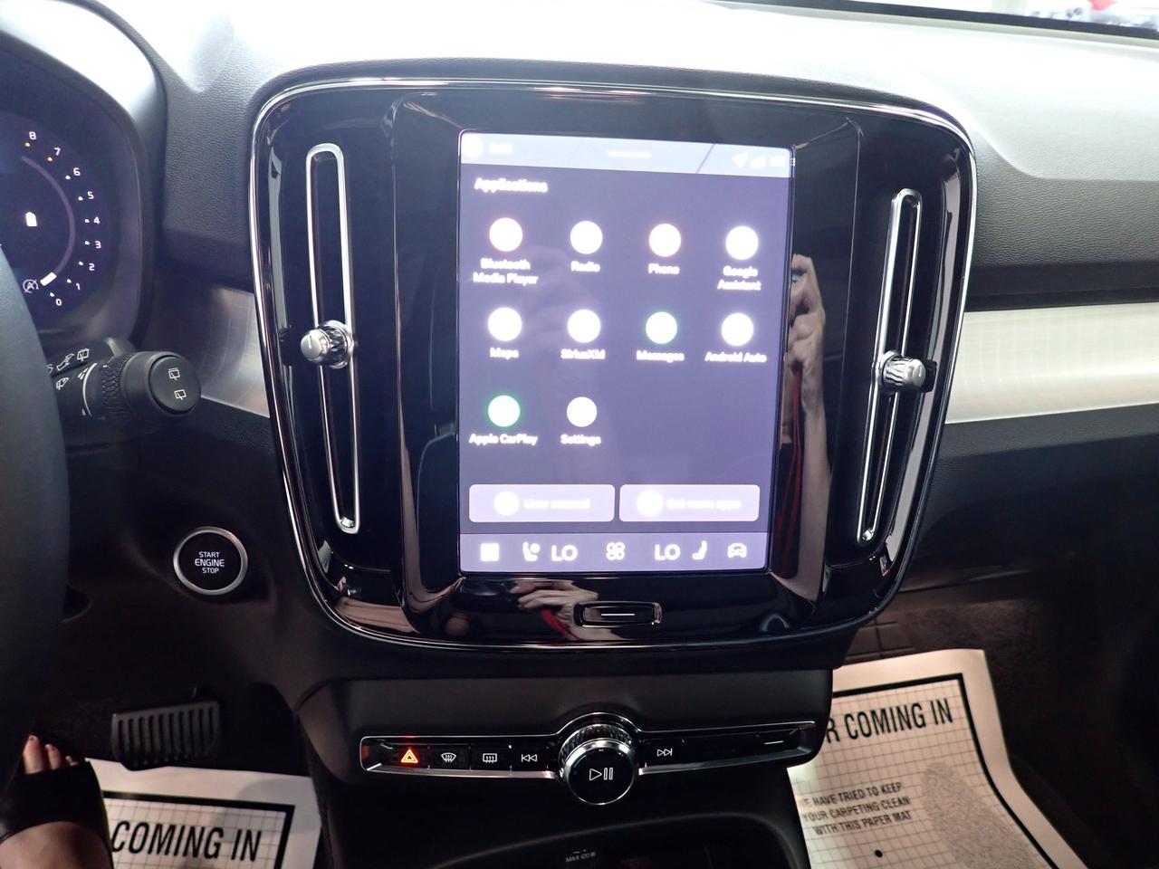2026 Volvo XC40 Ultra Black Edition AWD *HYBRID* LEATHER NAVI SUNROOF Photo