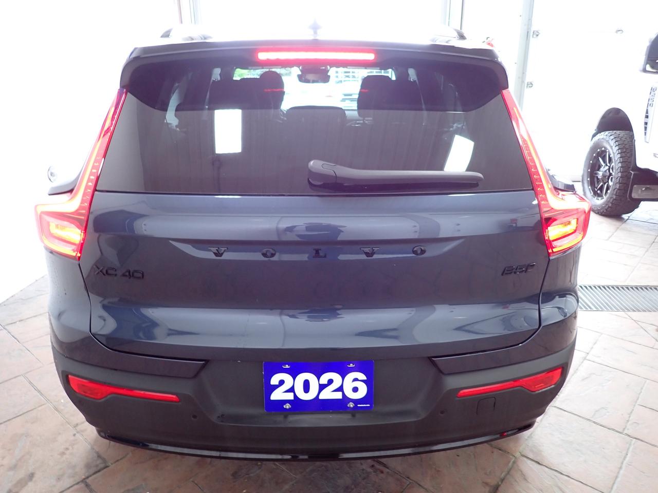 2026 Volvo XC40 Ultra Black Edition AWD *HYBRID* LEATHER NAVI SUNROOF Photo2