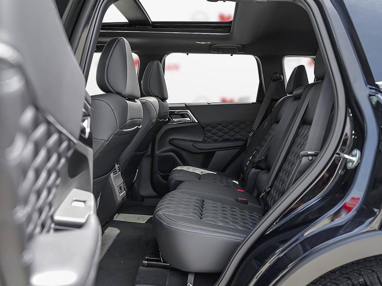 2026 Nissan Rogue Plug-In Hybrid Platinum Photo