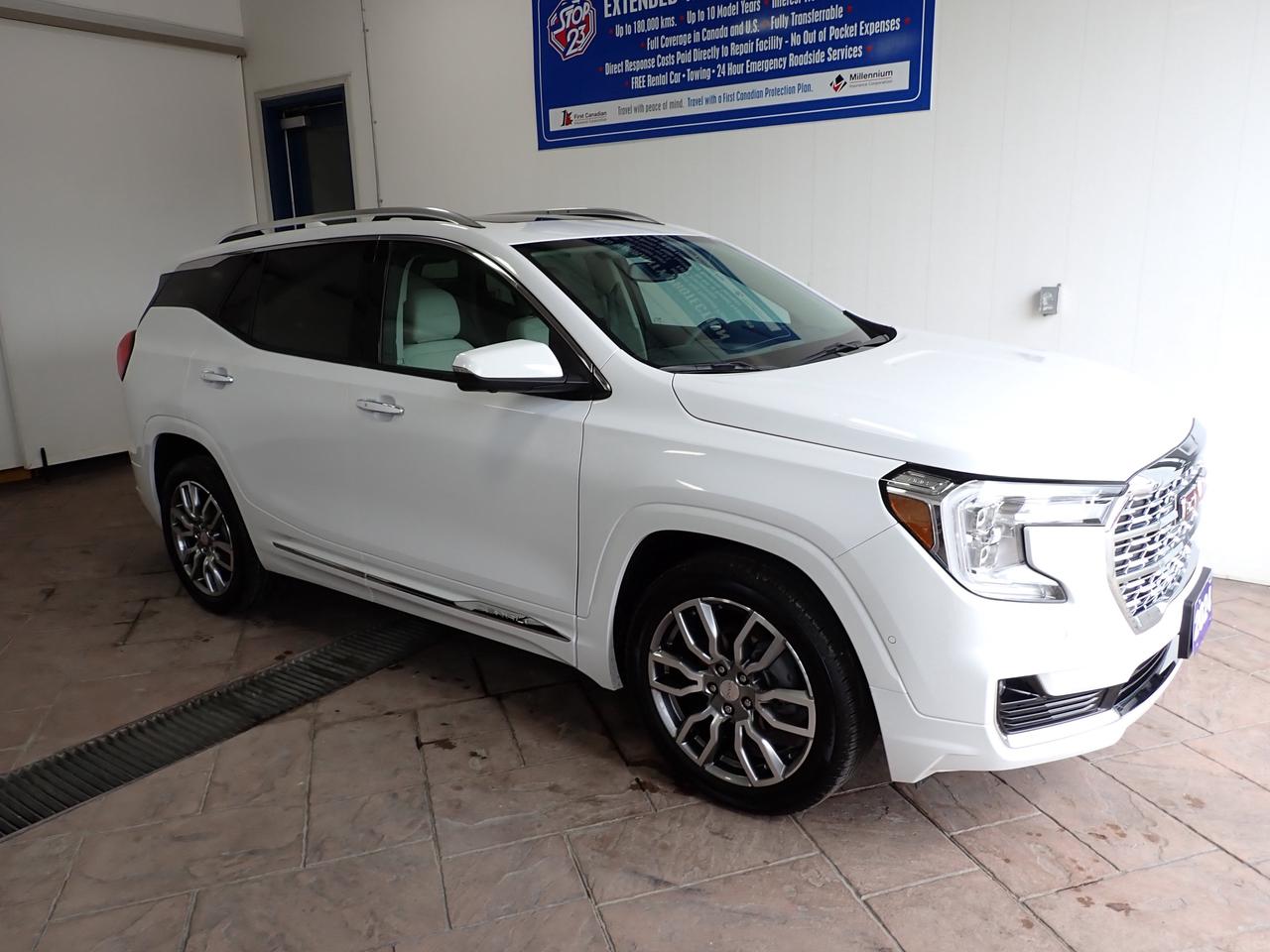 2024 GMC Terrain Denali AWD 4DR LEATHER SUNROOF Photo