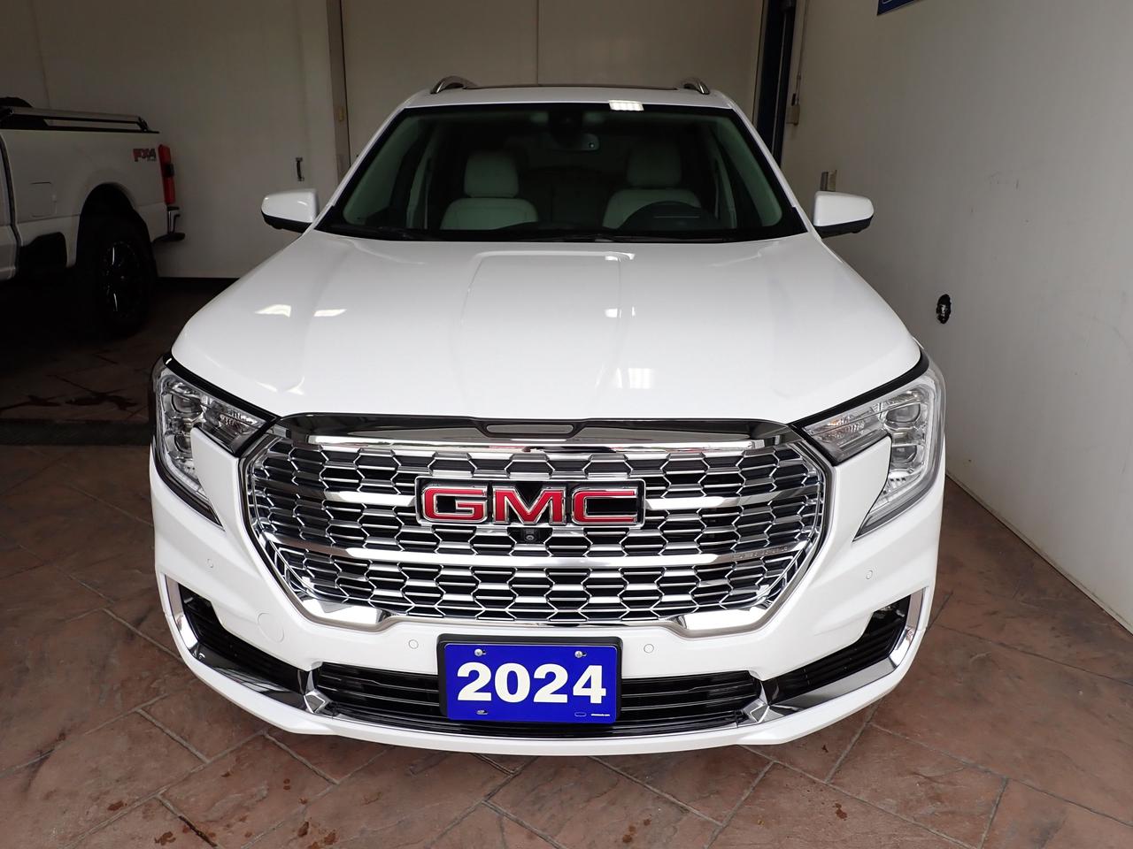 2024 GMC Terrain Denali AWD 4DR LEATHER SUNROOF Photo