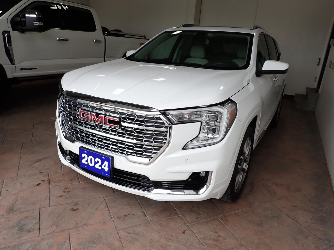 2024 GMC Terrain Denali AWD 4DR LEATHER SUNROOF Photo