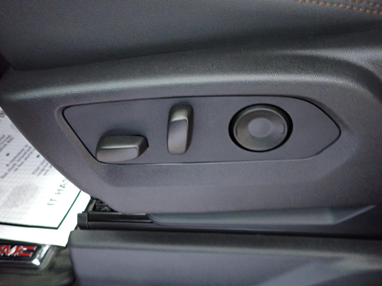 2026 GMC Sierra 1500 AT4 4WD CREW CAB LEATHR NAVI SUNROOF Photo