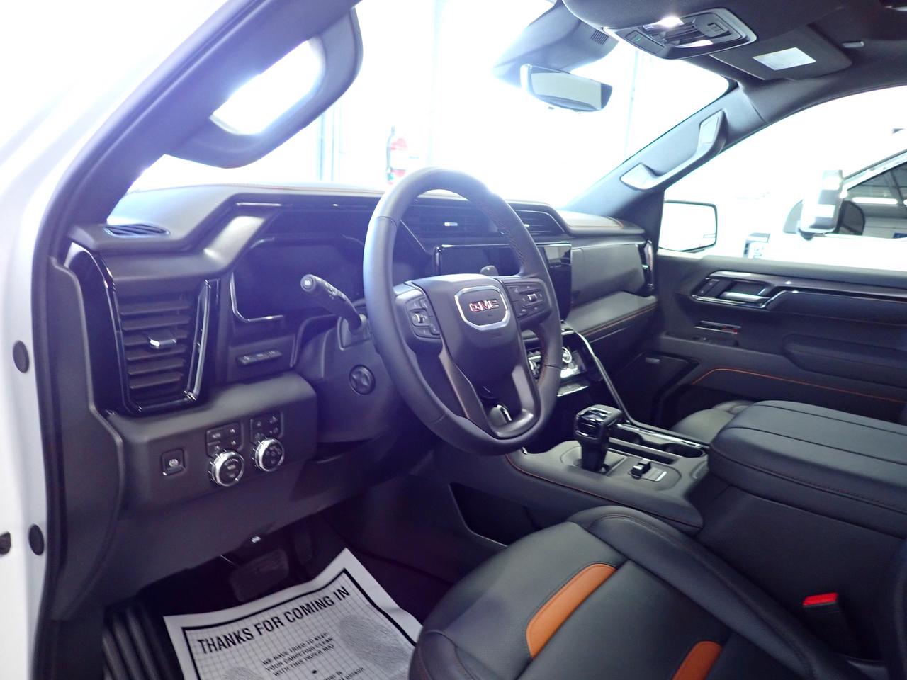 2026 GMC Sierra 1500 AT4 4WD CREW CAB LEATHR NAVI SUNROOF Photo