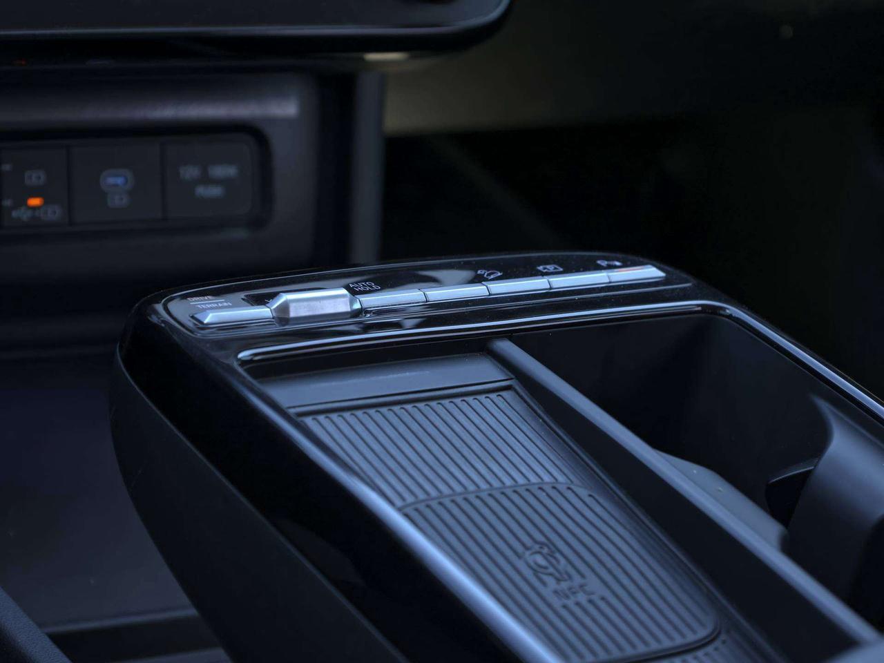 2025 Hyundai Tucson Ultimate AWD   HUD   Bose   Ventilated Seat Photo